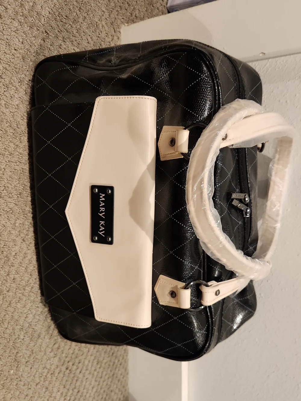 NEW/ VINTAGE Mary Kay Deluxe Black Cream Consultant Travel Luggage Tote Bag